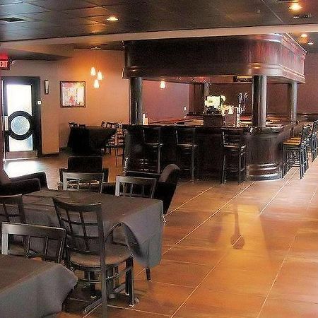 Causeway Bay Hotel Lansing Exterior foto