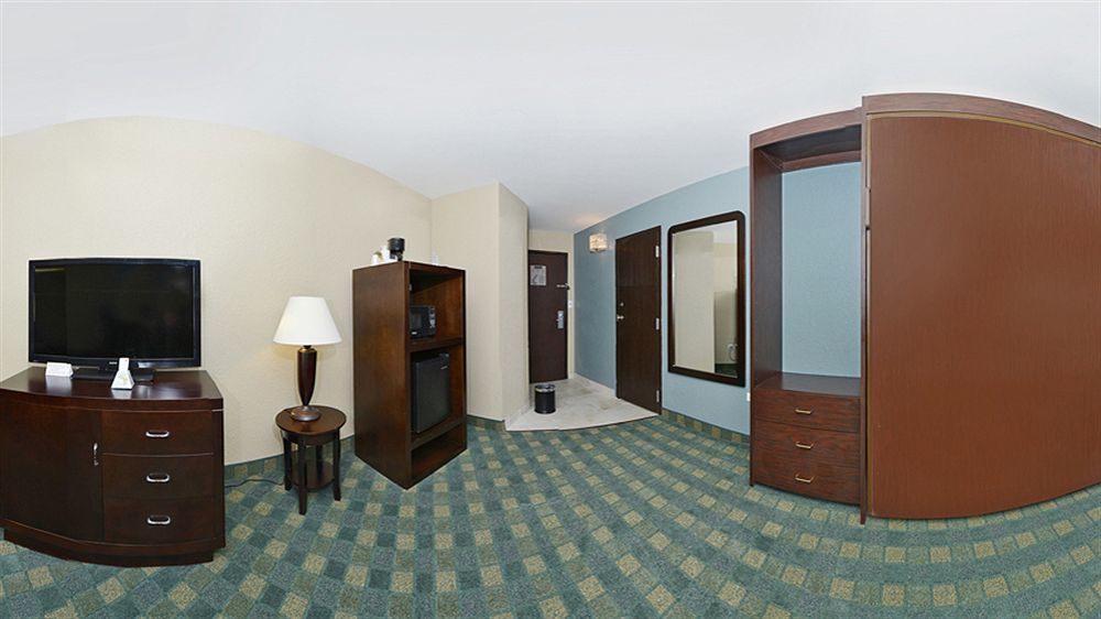Causeway Bay Hotel Lansing Exterior foto